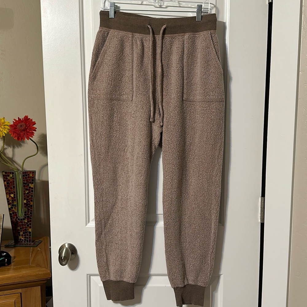 GoodLife Fleece Sweatpants. Size M